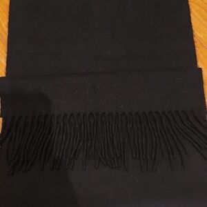 Black cashmere scarf